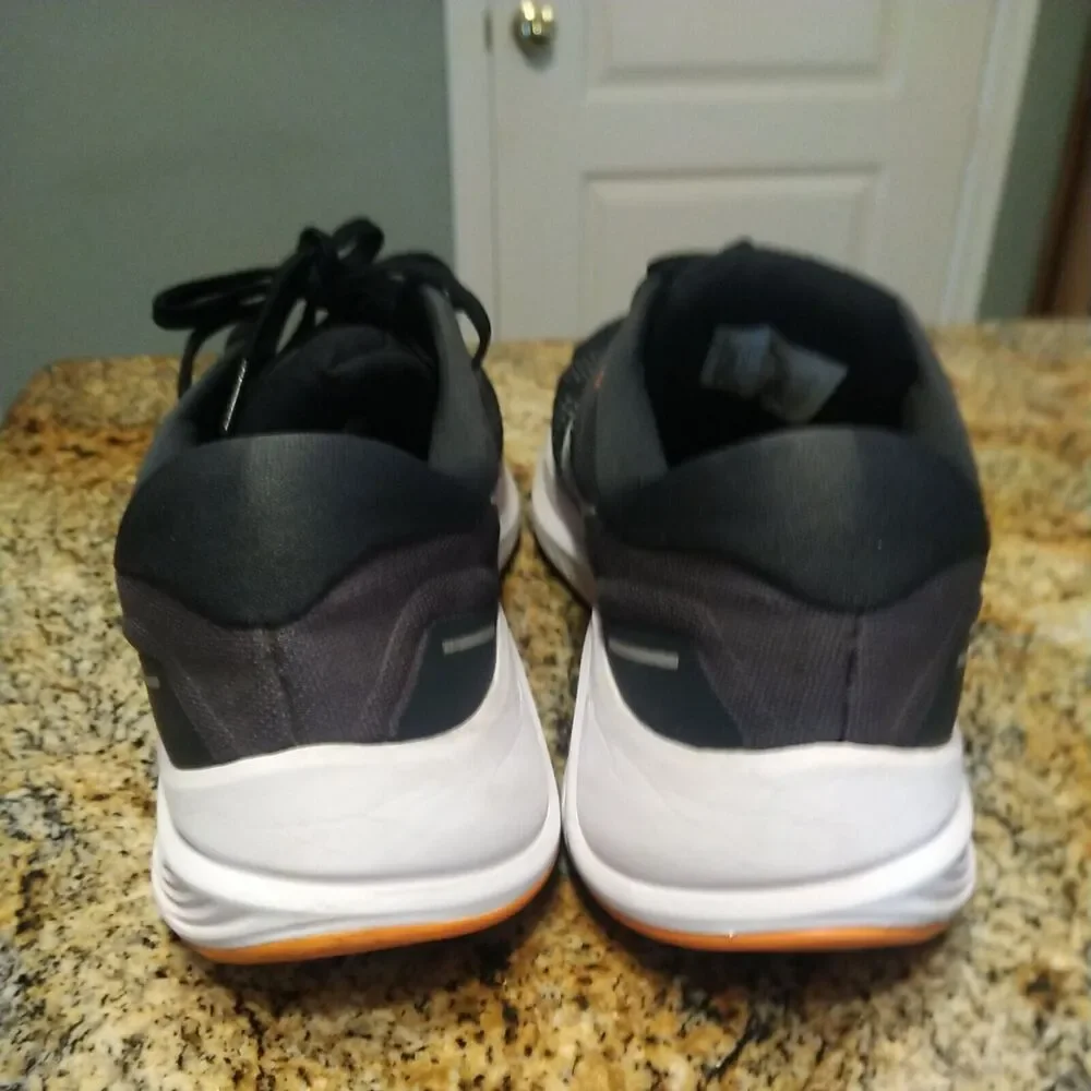 Nike size 12.5 Air Zoom Structure 24 DA8535 003 Black / Pure Platinum